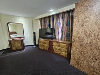 Televisión y cómoda de raíz de madera de la Master
