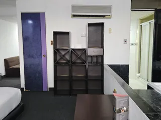 Cava y acceso interior de la Presidencial