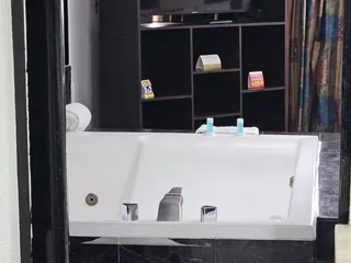 Baño de la Presidencial, en mármol negro