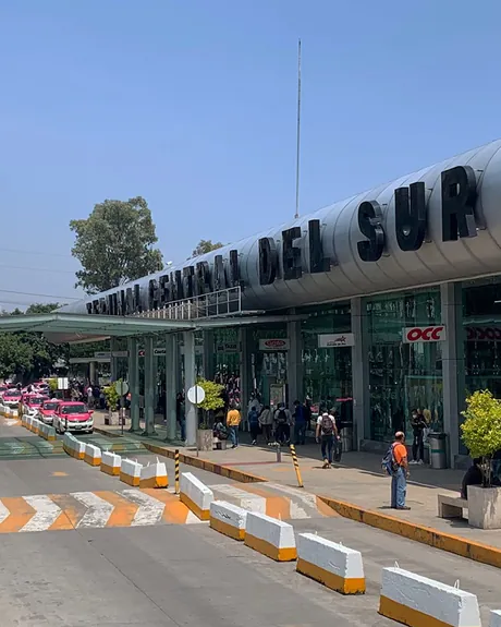 Acceso de la Central de Autobuses del Sur, Taxqueña